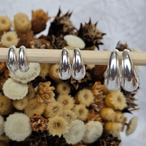 Kit com 3 brincos de argolas lisas em Prata 925