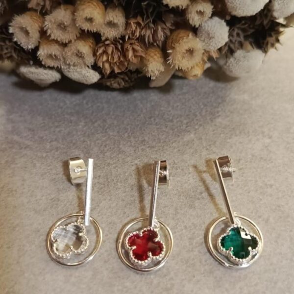 Brinco Trevo várias cores inspirado no estilo Van Cleef, confeccionado em Prata 925